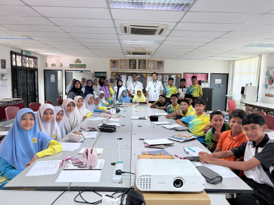 UMPSA and PPD Kuantan Strengthen Algebra Mastery at SMK Cengal Lempong